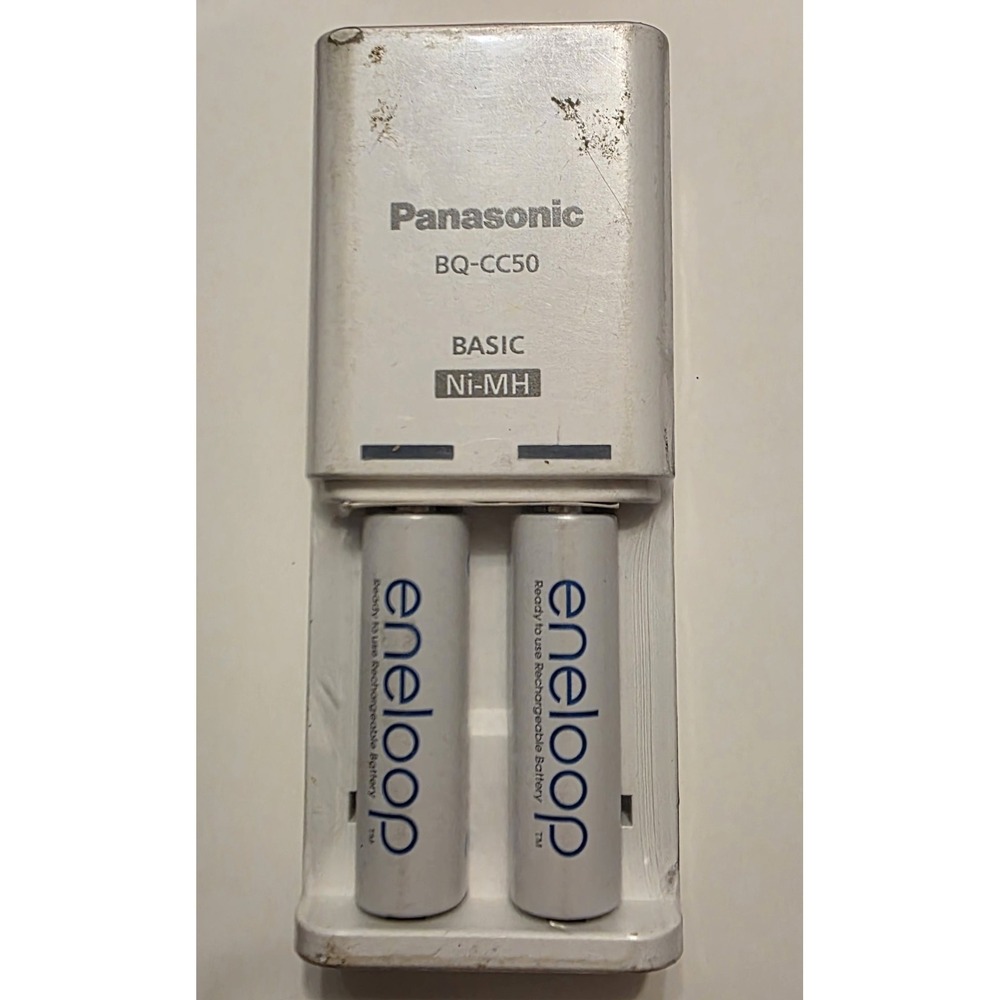 New Panasonic BQ-CC50 Ni-MH AA  Battery Charger With AA Panasonic‎ Batteries